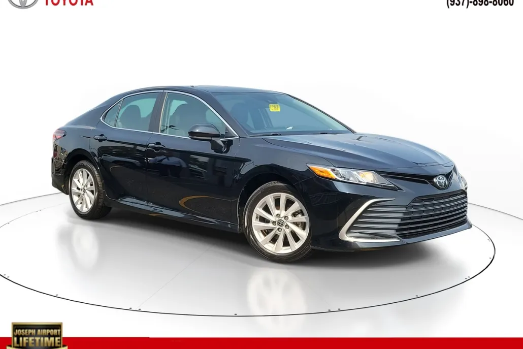 2024 Toyota Camry LE photo 1