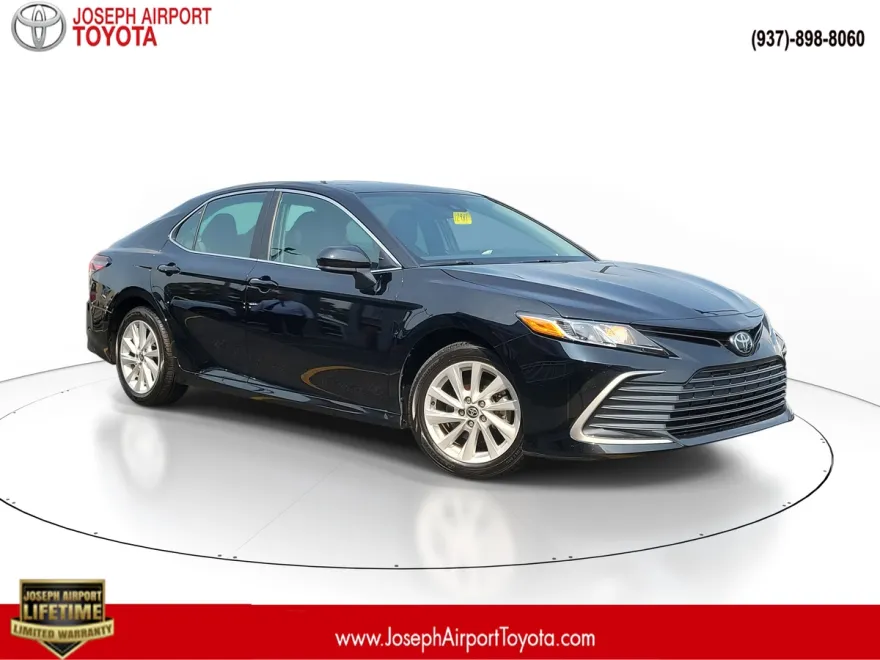 2024 Toyota Camry LE photo 1