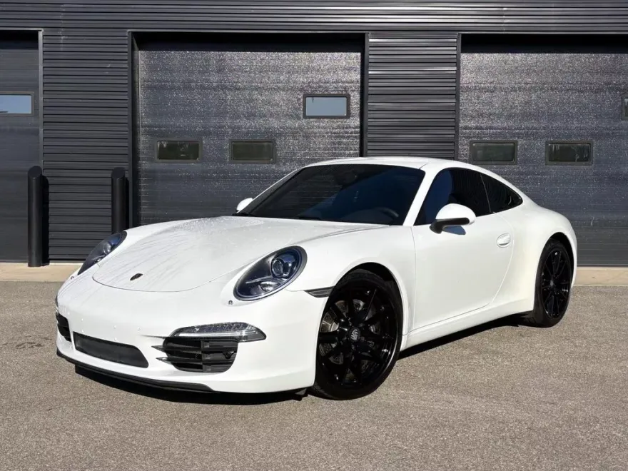 2013 Porsche 911 Coupe photo 1