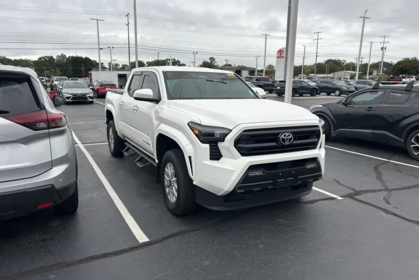 2024 Toyota Tacoma SR5 photo 1