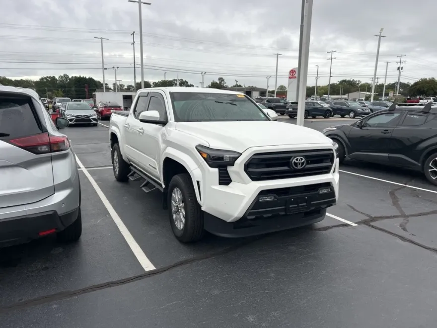 2024 Toyota Tacoma SR5 photo 1