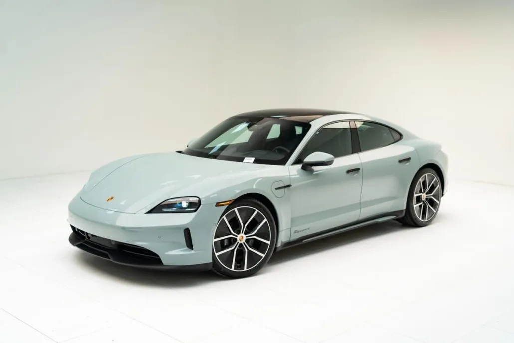 2025 Porsche Taycan 4 photo 1