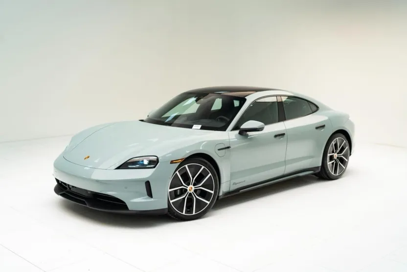 2025 Porsche Taycan 4 photo 1