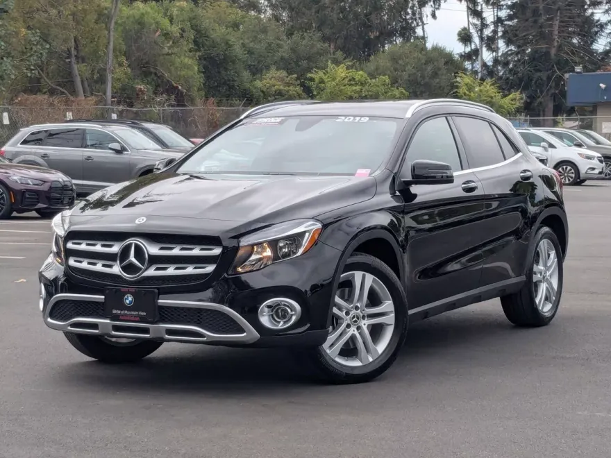 2019 Mercedes Benz GLA 250 4MATIC photo 1