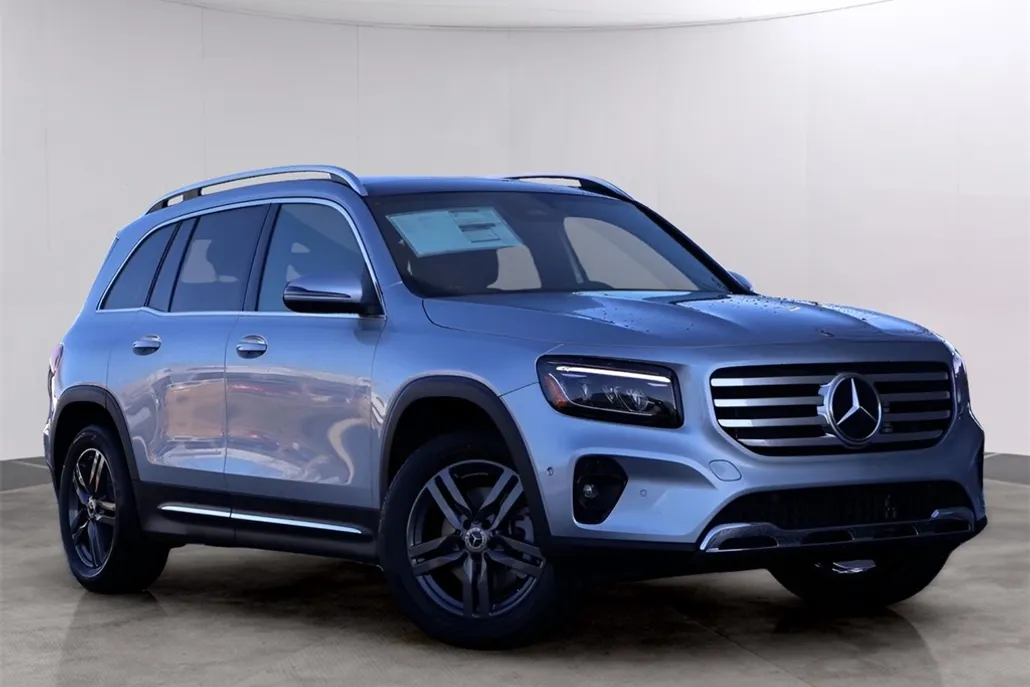 2025 Mercedes Benz GLB 250 4MATIC photo 1