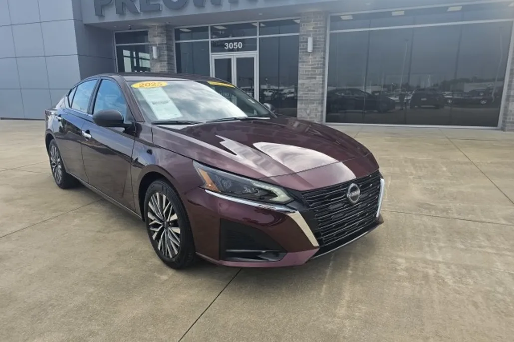 2025 Nissan Altima SV photo 1