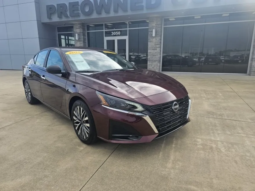 2025 Nissan Altima SV photo 1