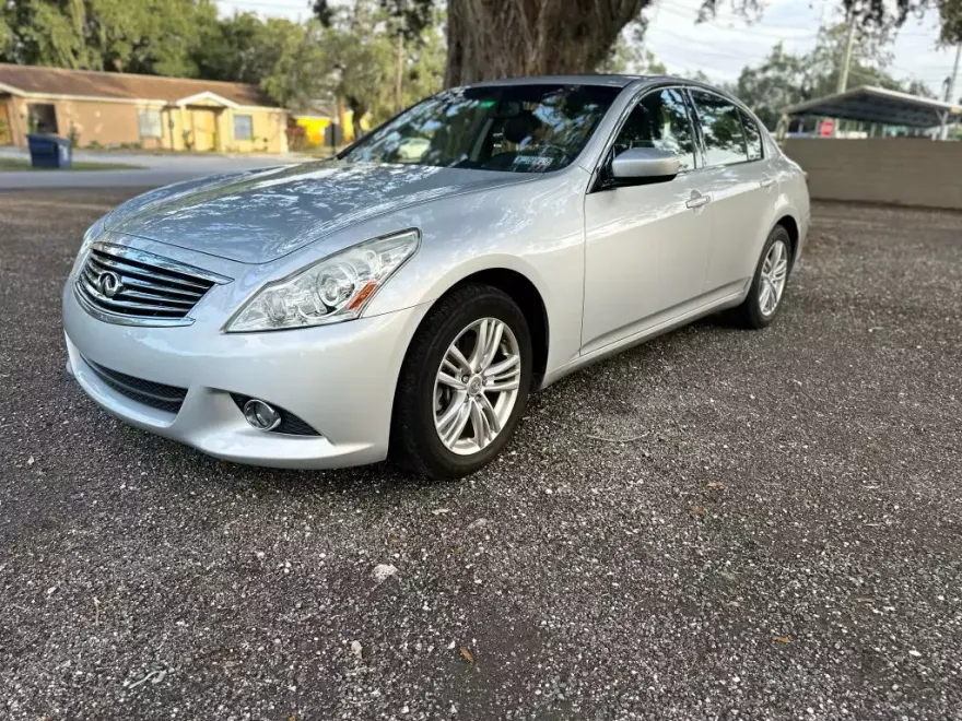 2013 Infiniti G37 photo 1