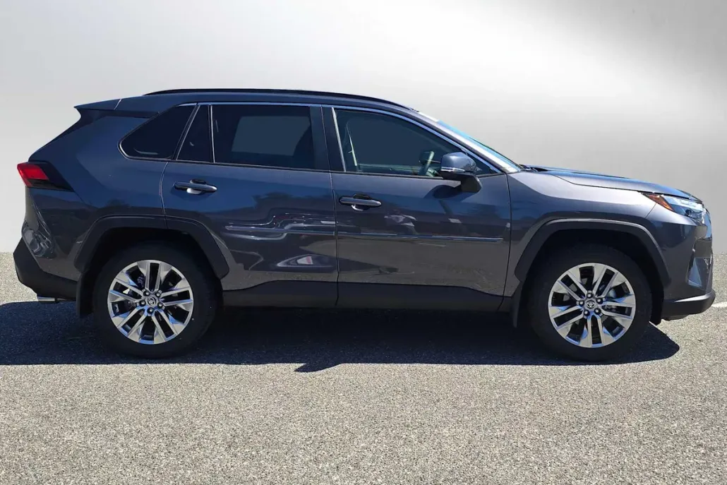 2025 Toyota RAV4 XLE Premium photo 1