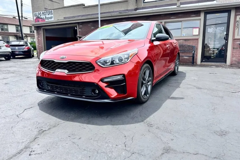 2021 Kia Forte GT-Line photo 1
