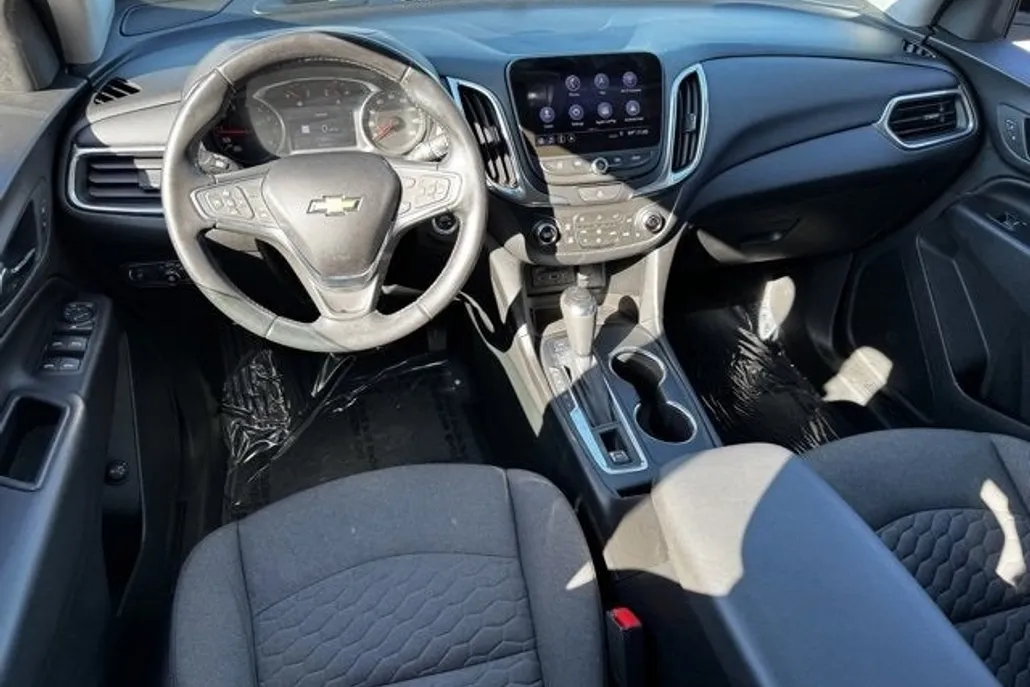 2020 Chevrolet Equinox LT photo 1