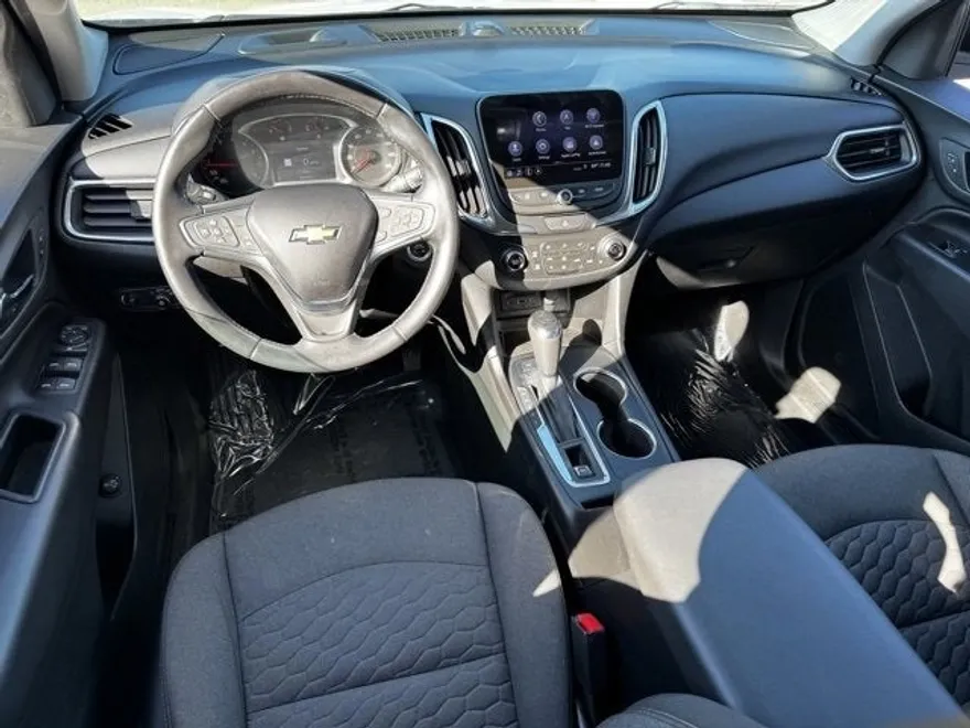2020 Chevrolet Equinox LT photo 1