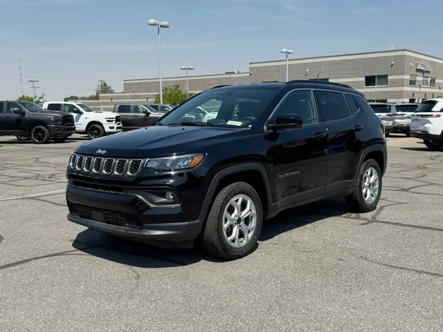 2025 Jeep Compass Latitude photo 1