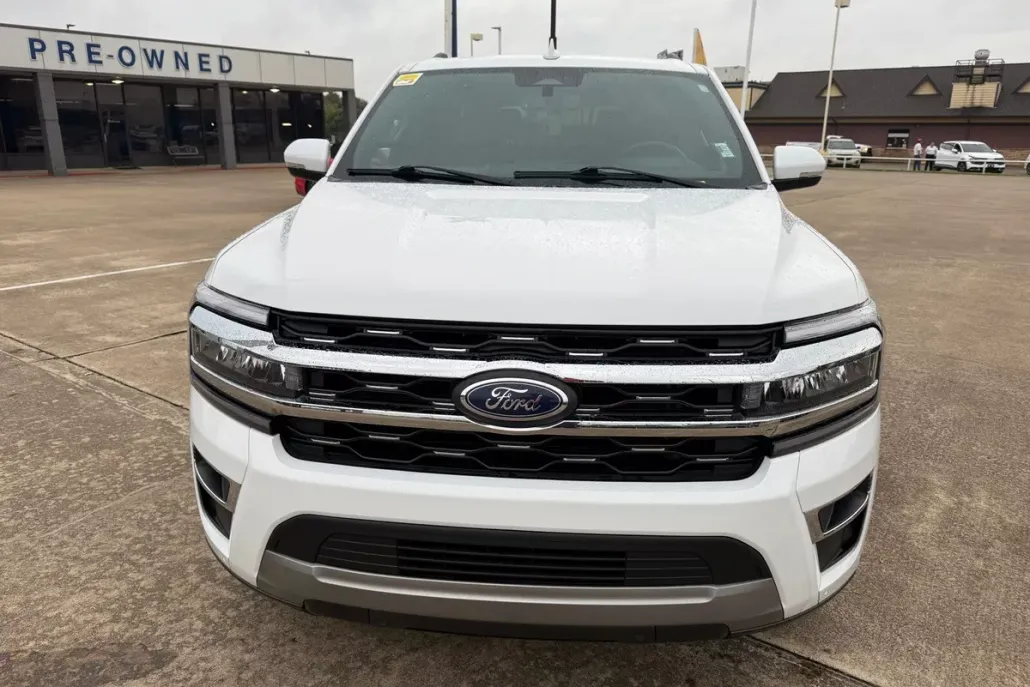 2024 Ford Expedition Limited photo 1