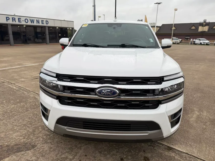 2024 Ford Expedition Limited photo 1
