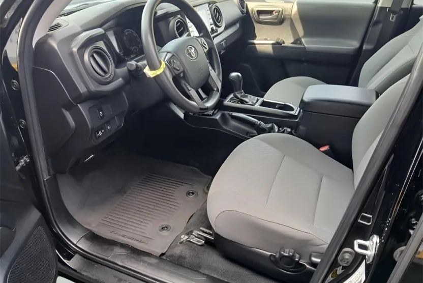 2023 Toyota Tacoma SR 4x4 photo 1