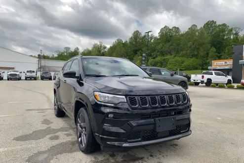 2025 Jeep Compass Limited photo 1
