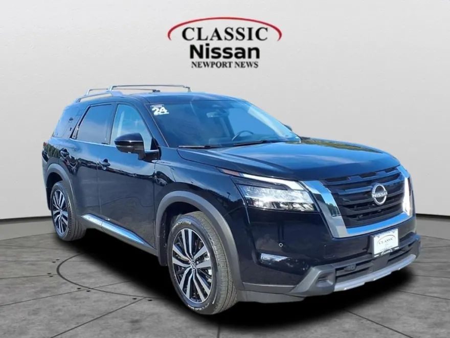 2024 Nissan Pathfinder Platinum photo 1