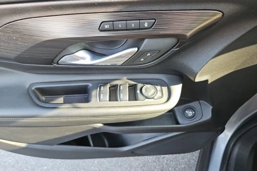 2024 Gmc Terrain SLT photo 1
