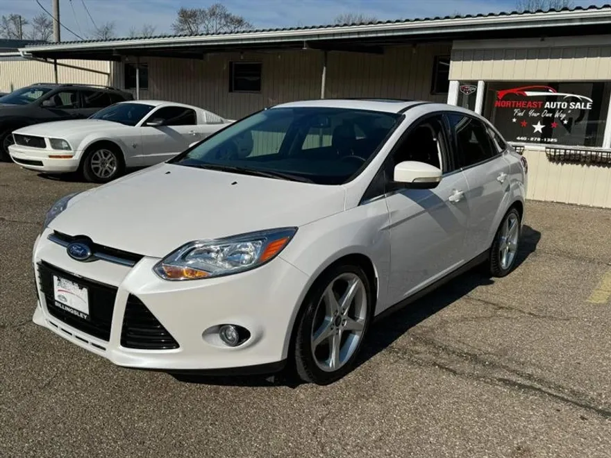 2012 Ford Focus Titanium Sedan photo 1