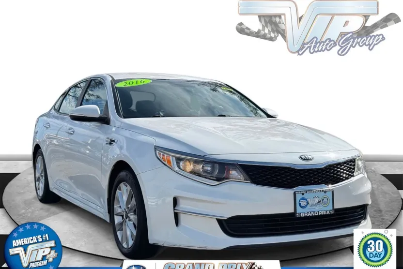 2016 Kia Optima LX photo 1