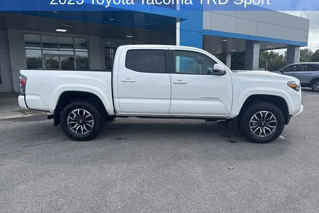 2023 Toyota Tacoma TRD Sport photo 1