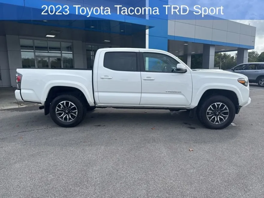 2023 Toyota Tacoma TRD Sport photo 1
