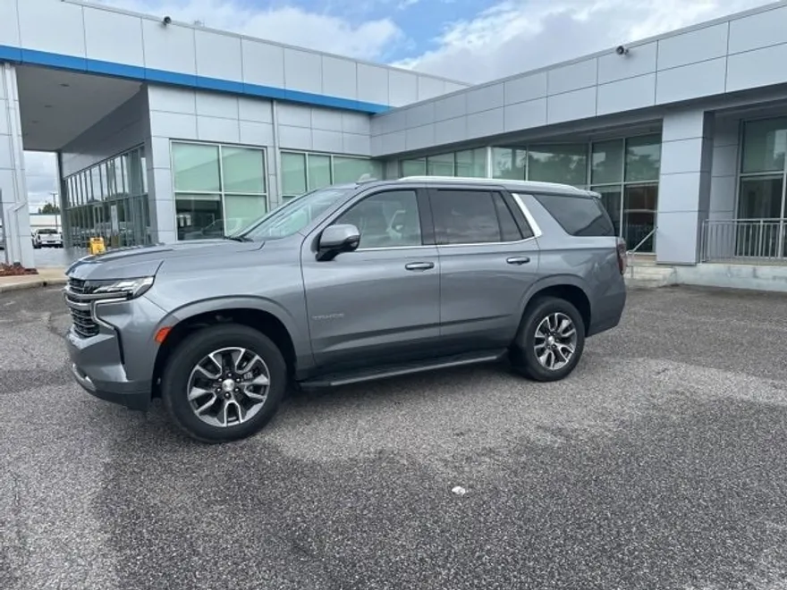 2022 Chevrolet Tahoe LT photo 1