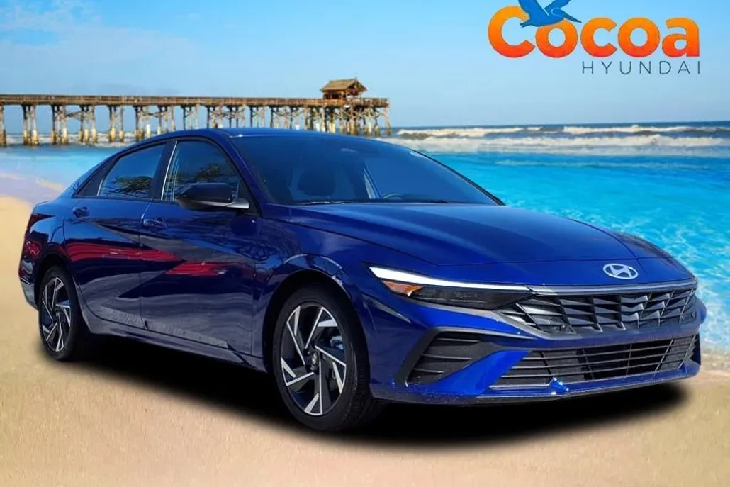 2025 Hyundai Elantra SEL Sport photo 1