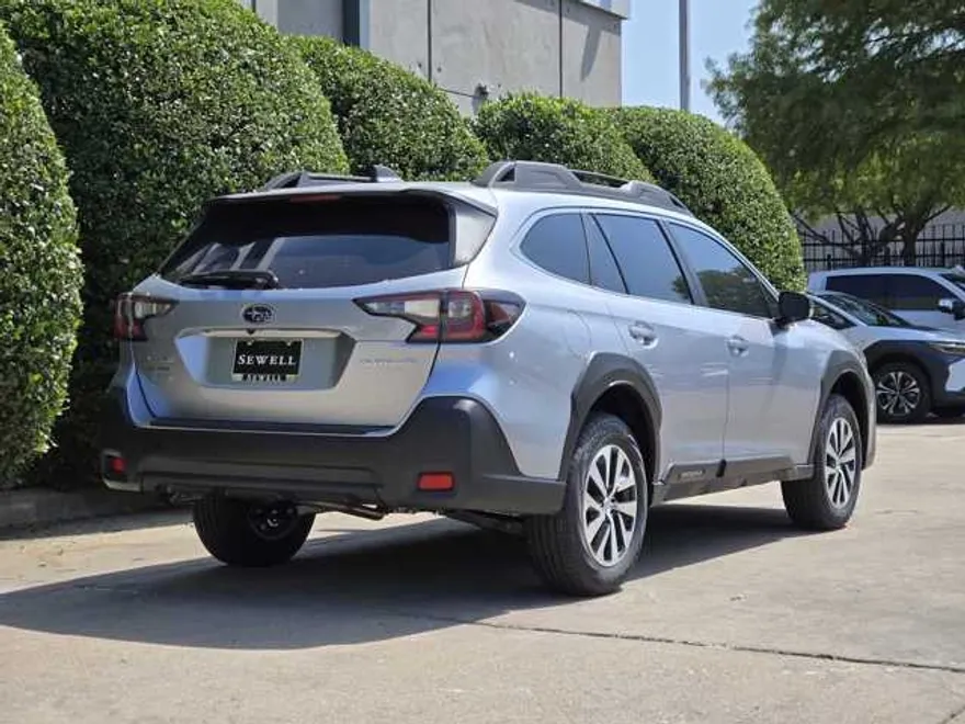 2025 Subaru Outback Premium photo 1