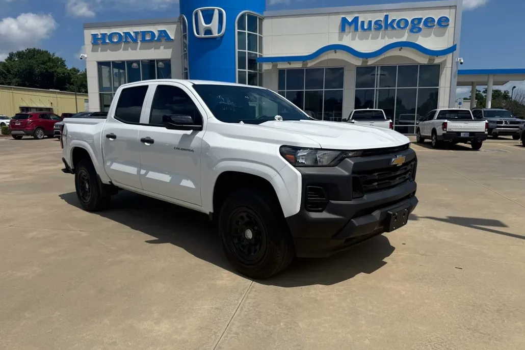 2024 Chevrolet Colorado Work Truck photo 1