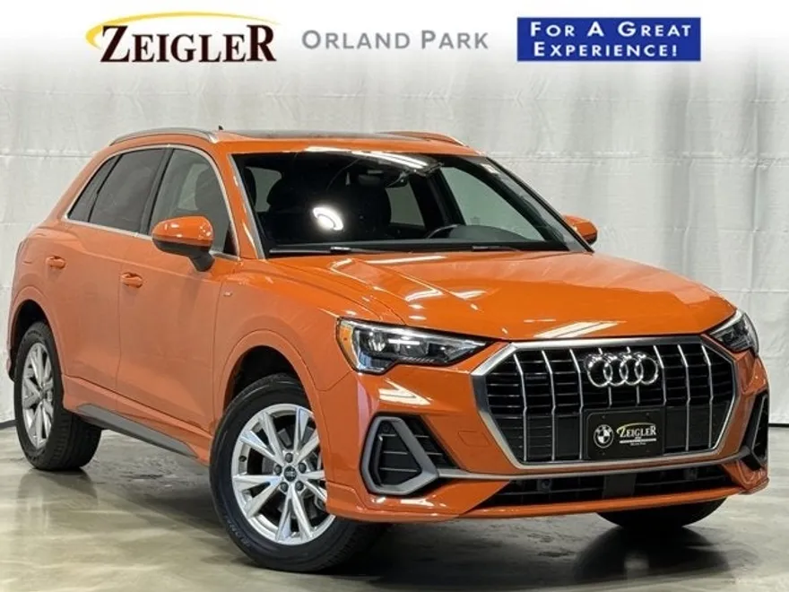 2022 Audi Q3 45 TFSI S line Premium photo 1