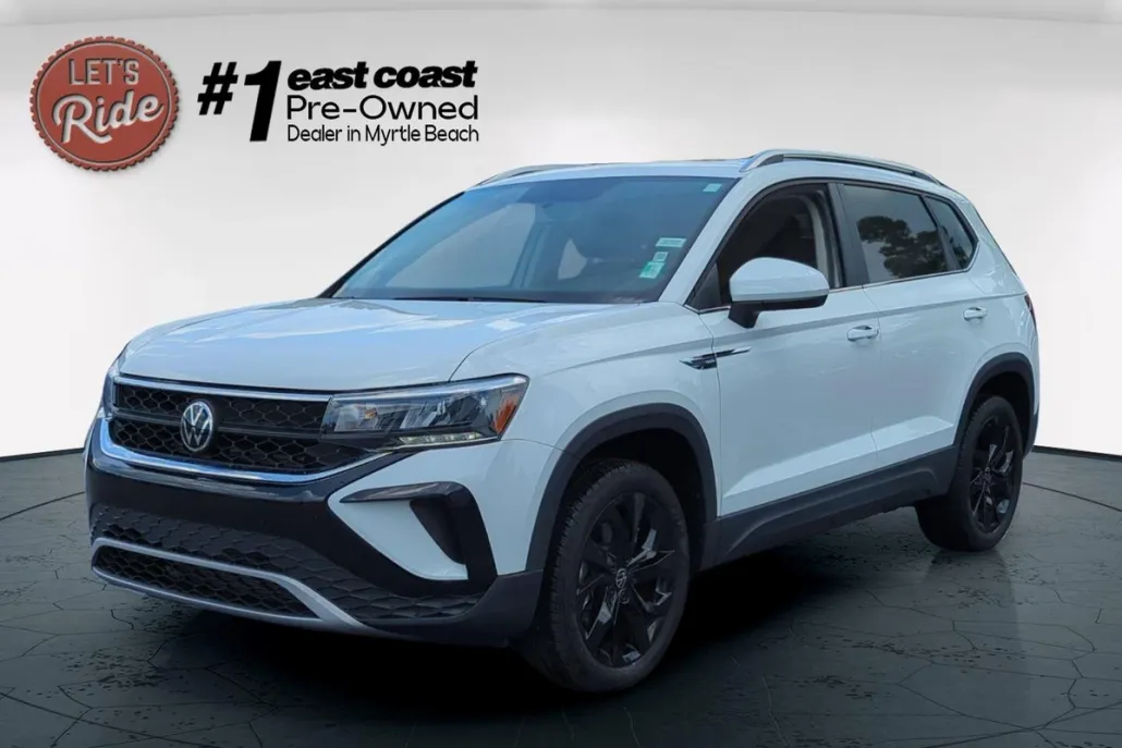 2022 Volkswagen Taos SE photo 1