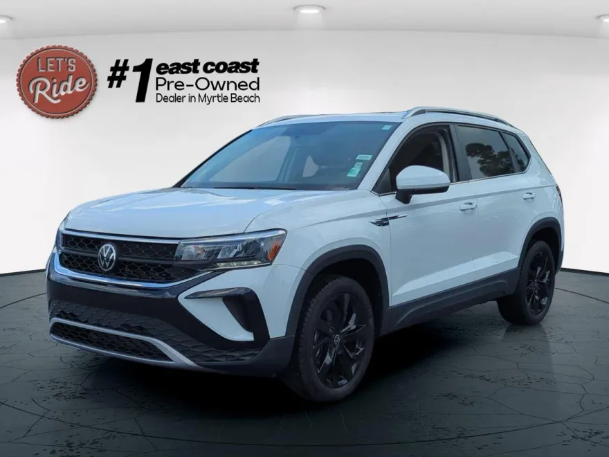 2022 Volkswagen Taos SE photo 1