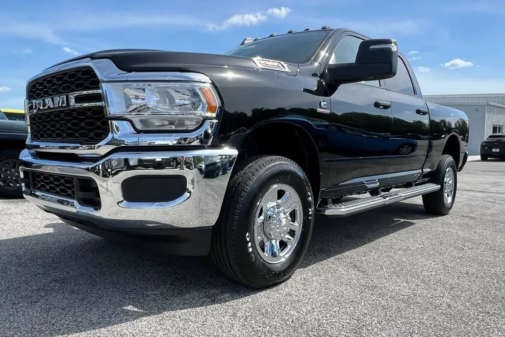 2024 Ram 2500 Tradesman photo 1