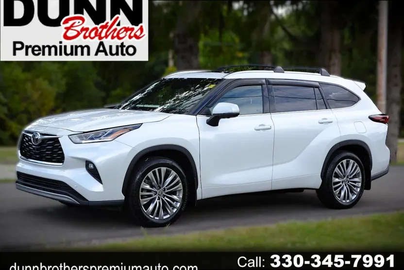 2024 Toyota Highlander Platinum photo 1
