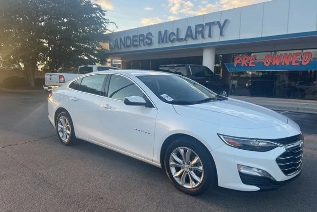 2024 Chevrolet Malibu 1LT photo 1