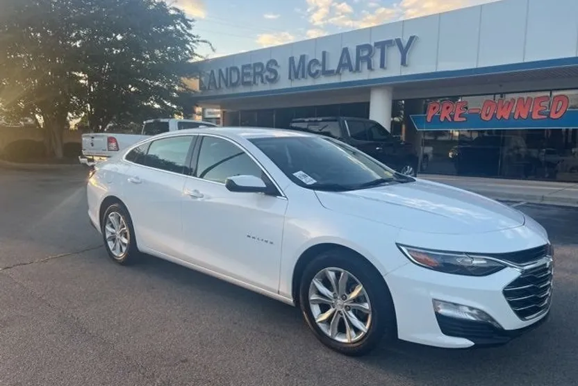 2024 Chevrolet Malibu 1LT photo 1