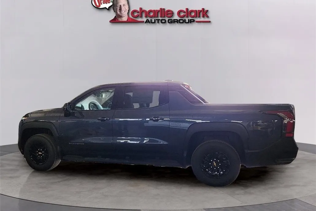 2025 Chevrolet Silverado EV LT photo 1