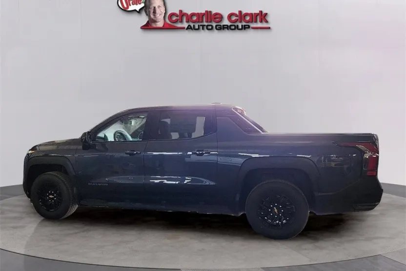 2025 Chevrolet Silverado EV LT photo 1