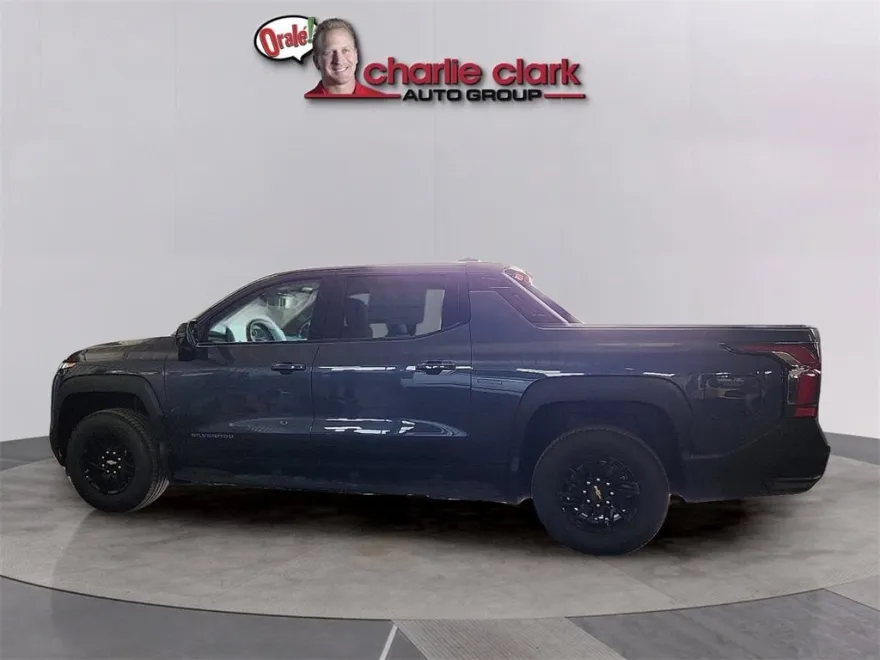 2025 Chevrolet Silverado EV LT photo 1