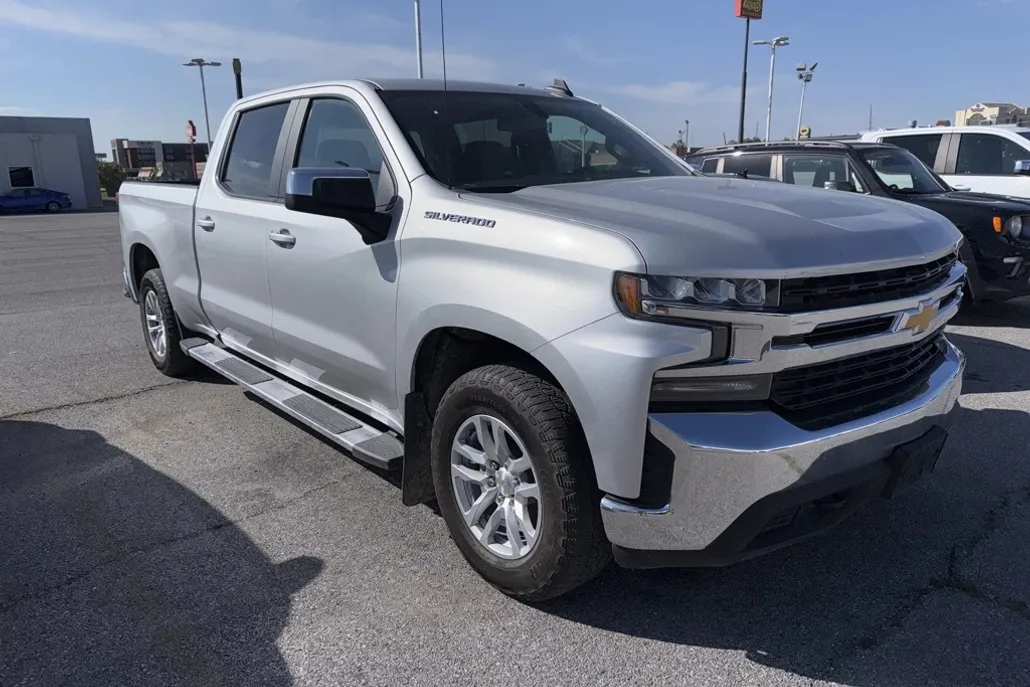 2020 Chevrolet Silverado 1500 LT photo 1
