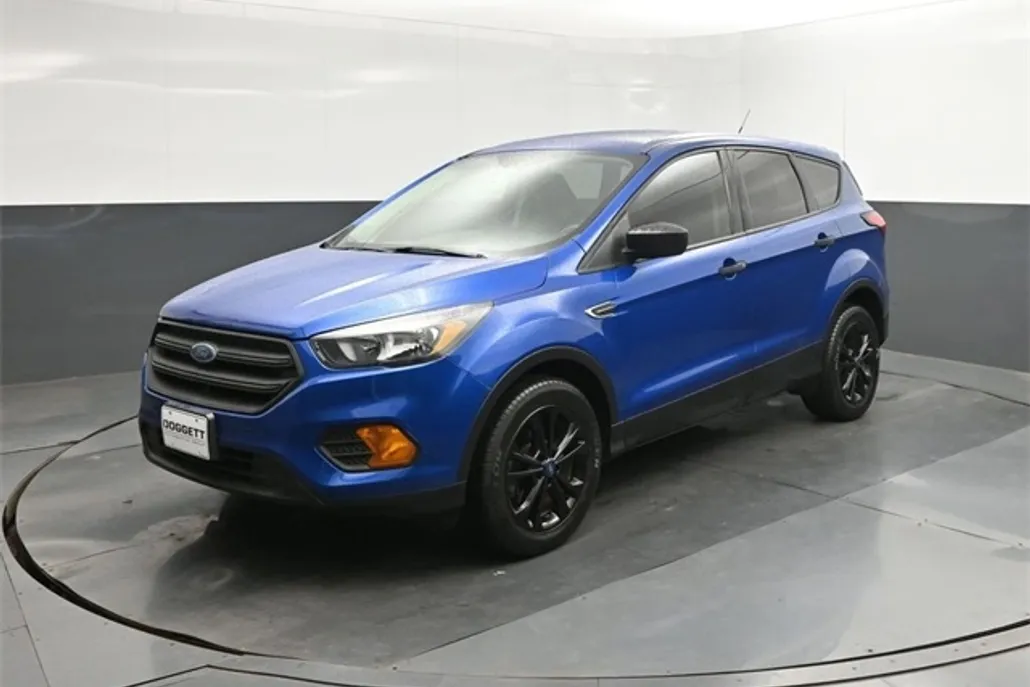 2019 Ford Escape S photo 1