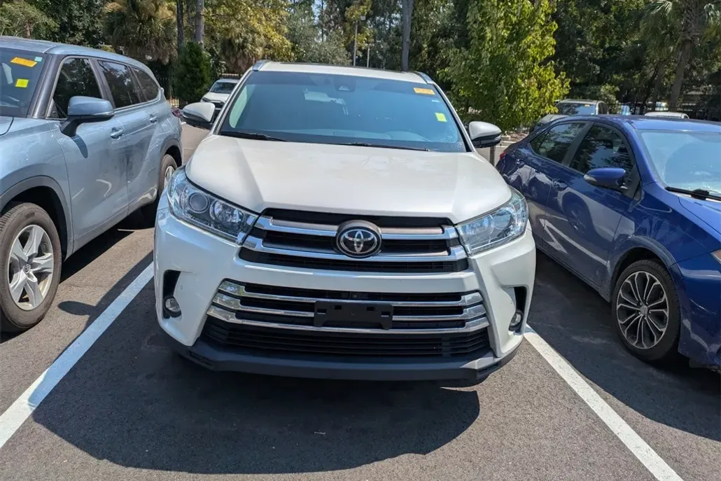 2019 Toyota Highlander Limited Platinum photo 1