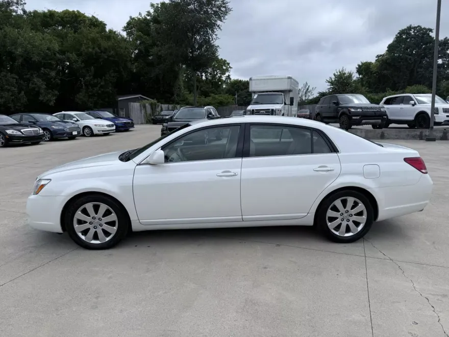 2007 Toyota Avalon XL photo 1