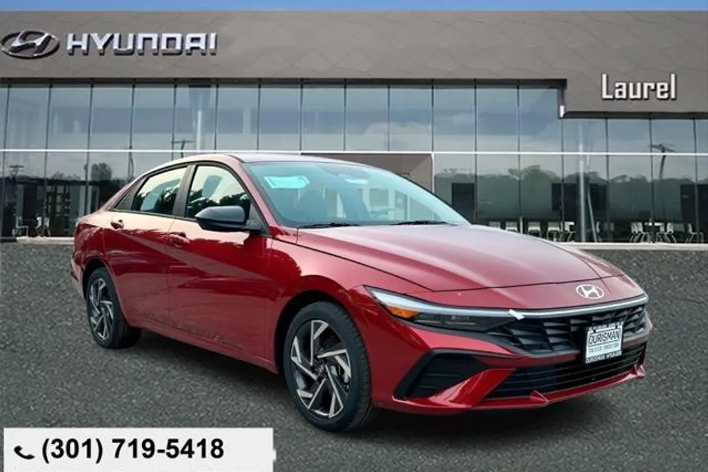 2025 Hyundai Elantra SEL Sport photo 1