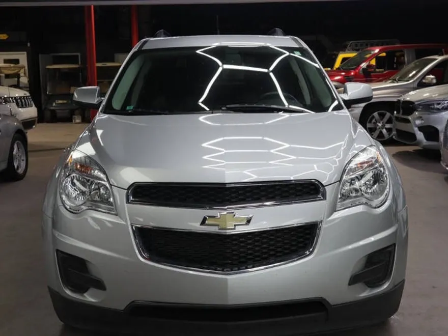 2011 Chevrolet Equinox LT photo 1