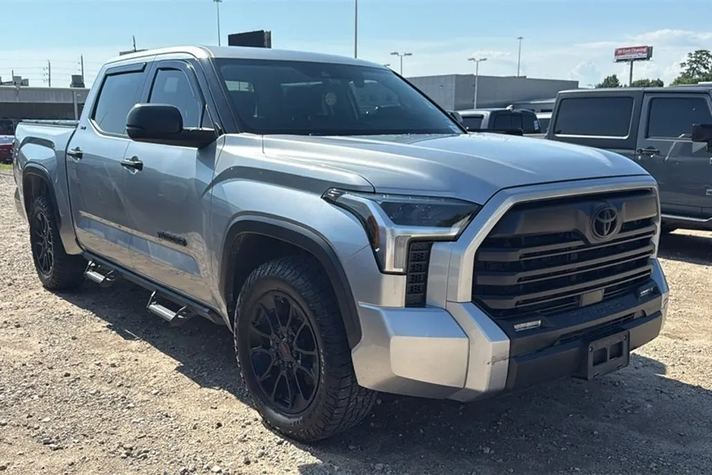 2022 Toyota Tundra SR5 photo 1