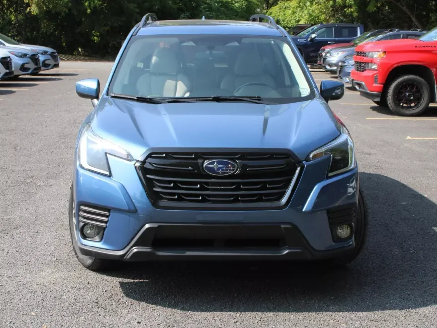 2022 Subaru Forester Premium photo 1