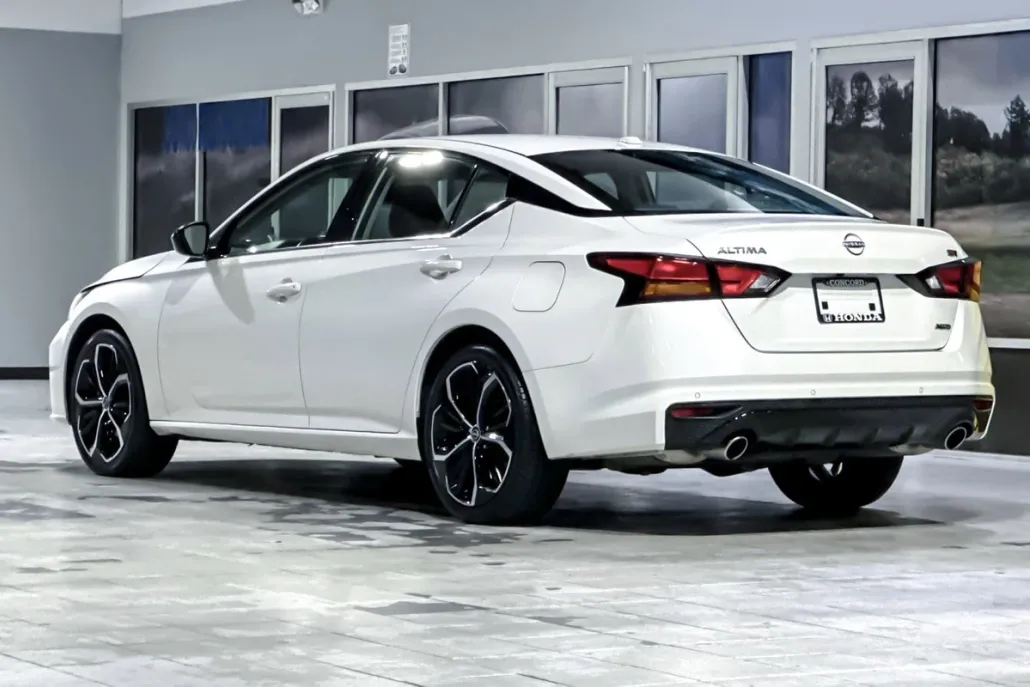 2024 Nissan Altima 2.5 SR photo 1